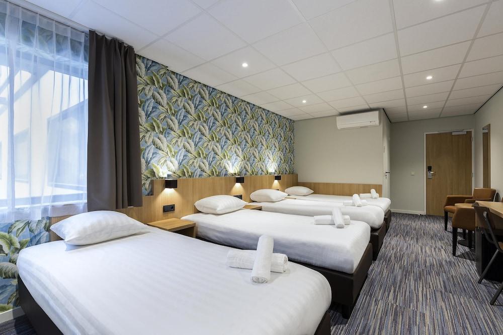 Best Western Amsterdam Room Type - Quadruple Room 