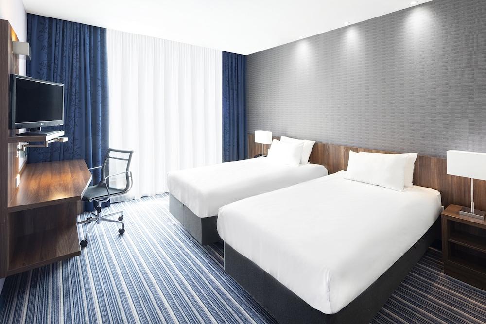 Holiday Inn Express Amsterdam - South - Tap to explore photos