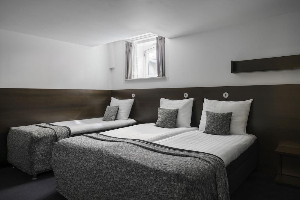 Hotel City Garden Amsterdam Room Type - Basement Triple Room