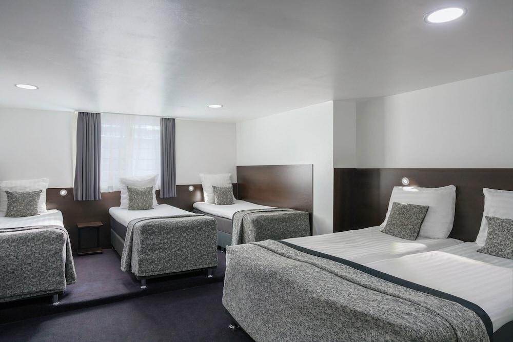 Hotel City Garden Amsterdam Room Type - Basement Family Room