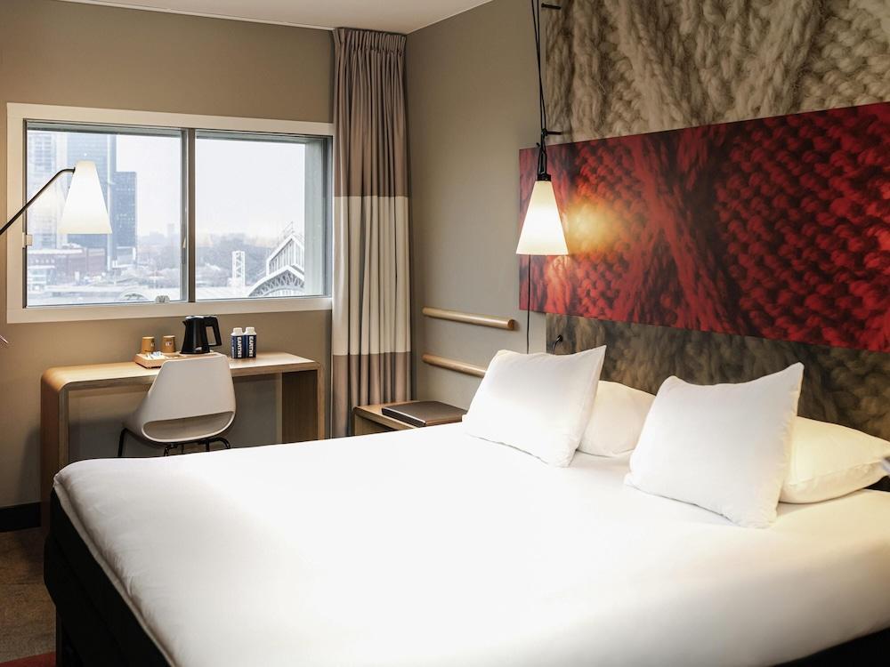 ibis Amsterdam Centre Room Type - Room, 1 Double Bed, River View