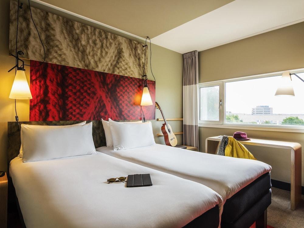 Ibis Schiphol Amsterdam Airport Room Type - Superior Room, 2 Twin Beds