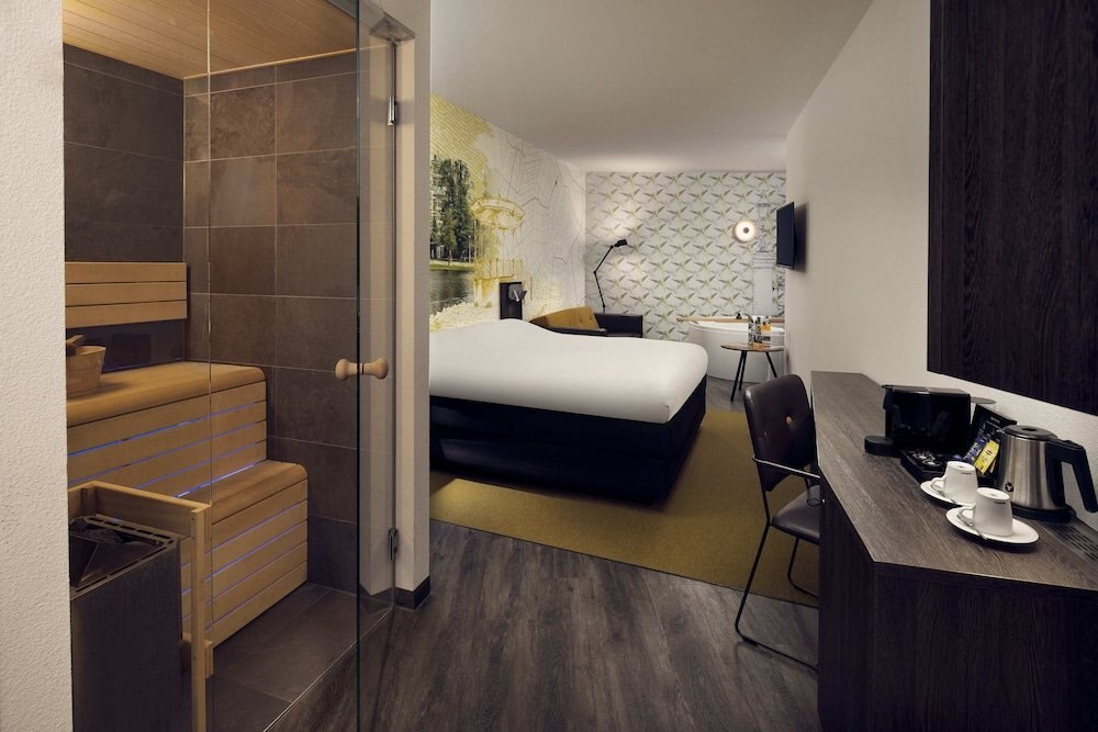 Inntel Hotels Amsterdam Centre Room Type - Suite, 1 King Bed