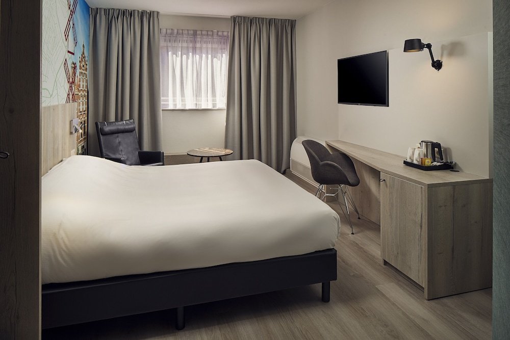 Inntel Hotels Amsterdam Centre Room Type - City Double Room, 1 King Bed