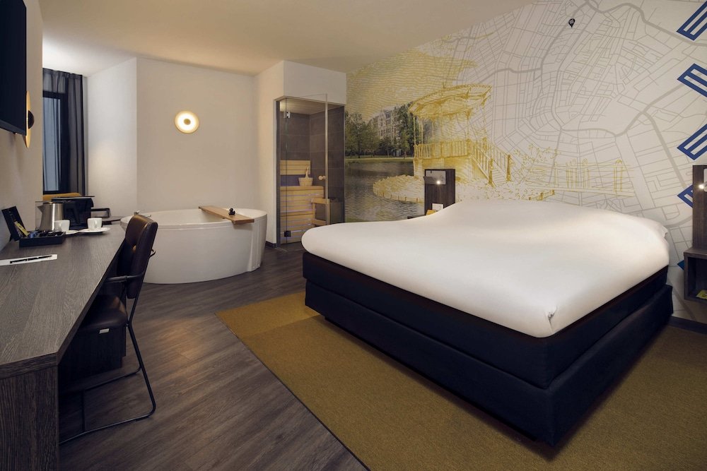 Inntel Hotels Amsterdam Centre Room Type - Wellness Room, 1 King Bed
