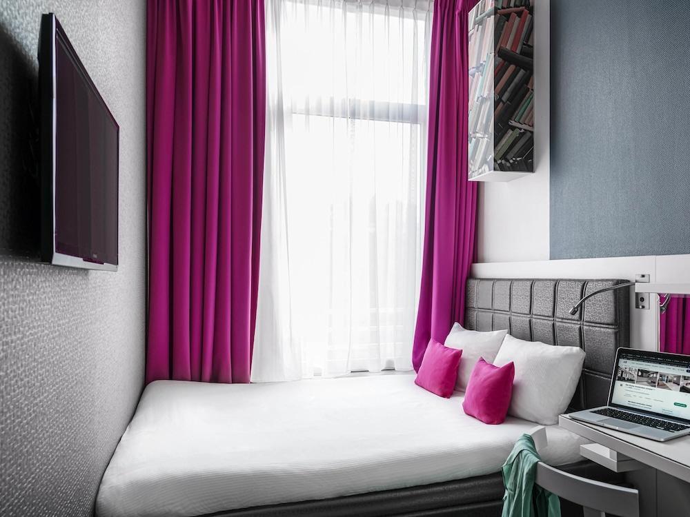 ibis Styles Amsterdam Amstel Room Type - Small double room with 1 double bed