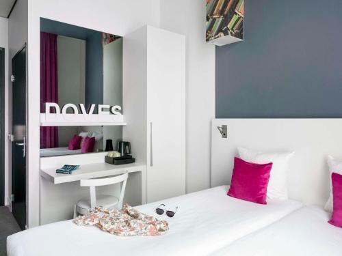 ibis Styles Amsterdam Amstel - Tap to explore photos