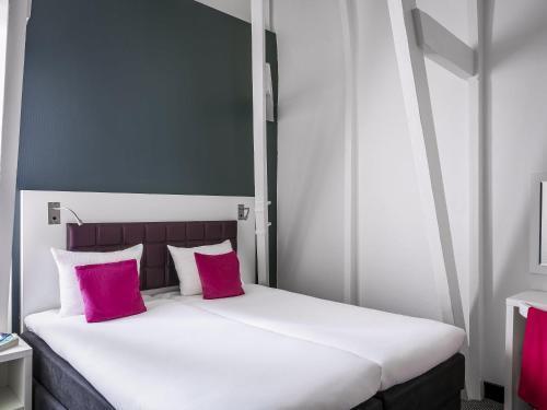 ibis Styles Amsterdam Amstel - Tap to explore photos