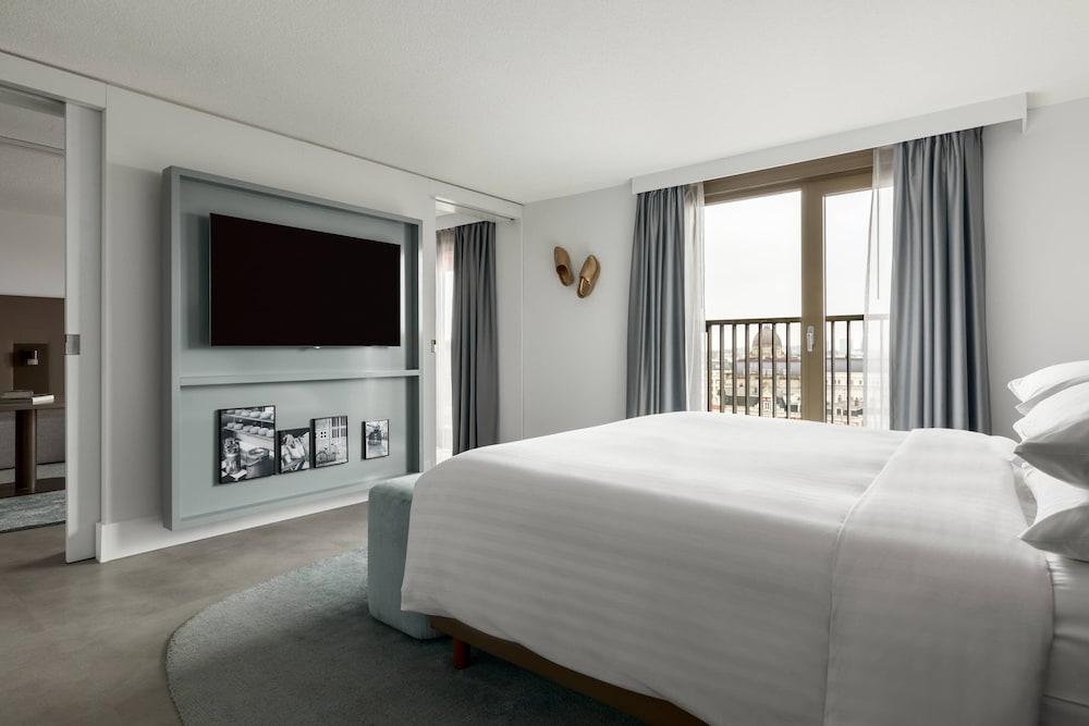 Amsterdam Marriott Hotel Room Type - Club Room, 1 Bedroom, Balcony
