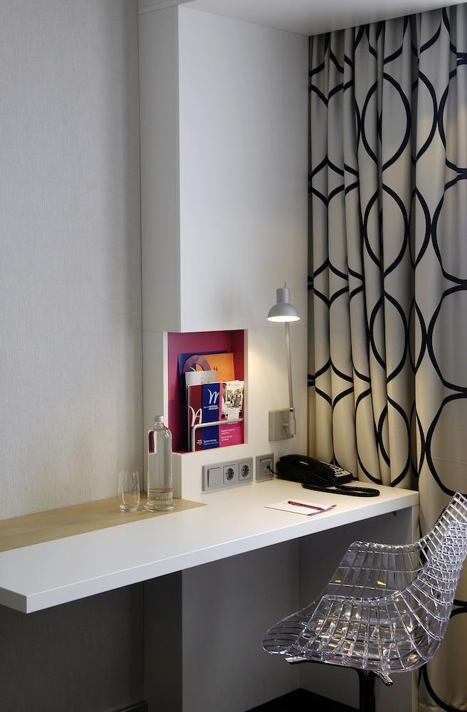Mercure City Amsterdam City Hotel Room Type - Classic Room, 1 Double Bed