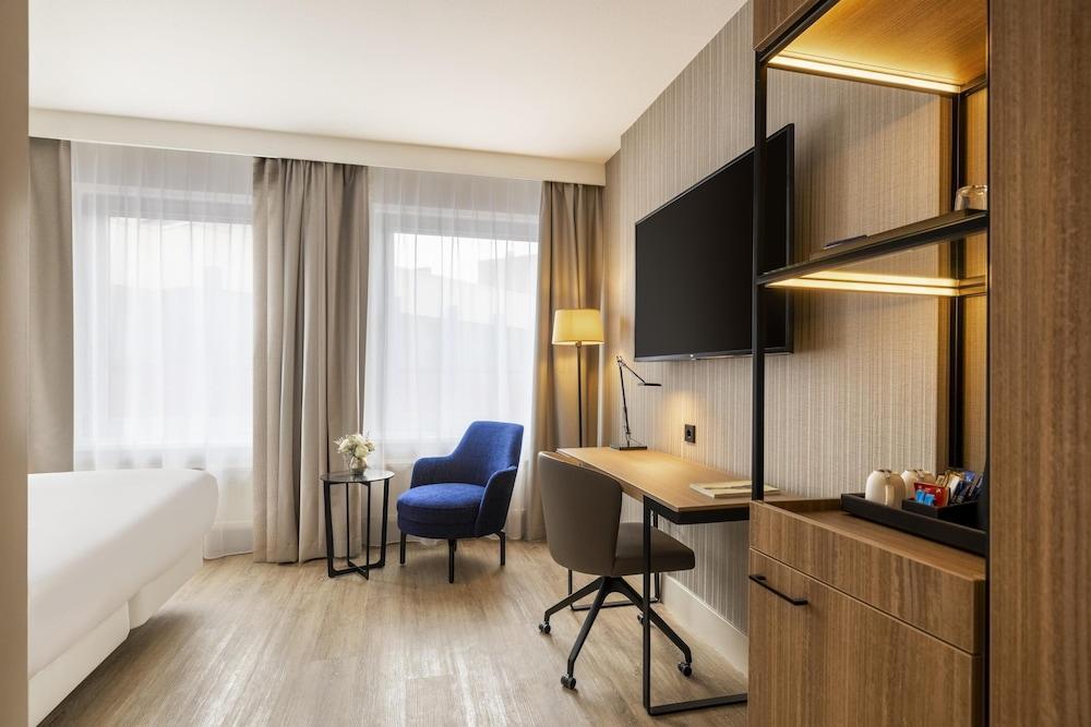 NH Amsterdam Leidseplein Room Type - Family Quadruple Room (2 Adults + 2 Children)
