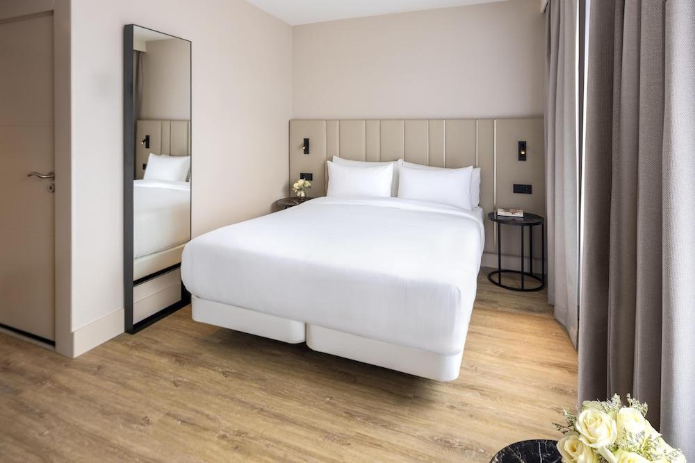 NH Amsterdam Leidseplein Room Type - Superior room