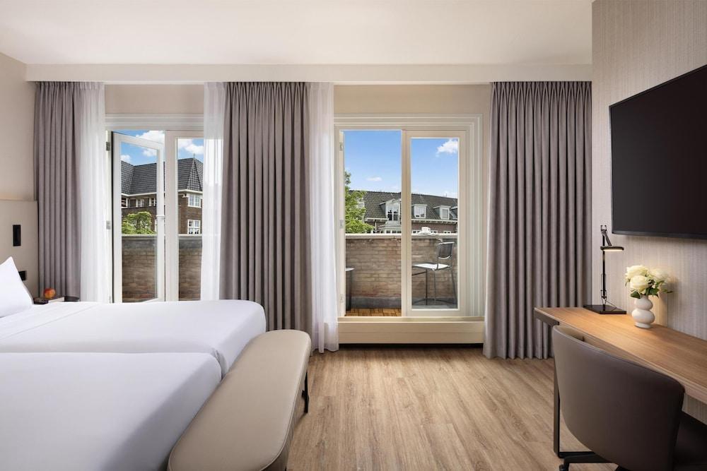 NH Amsterdam Leidseplein Room Type - Superior Balcony Room