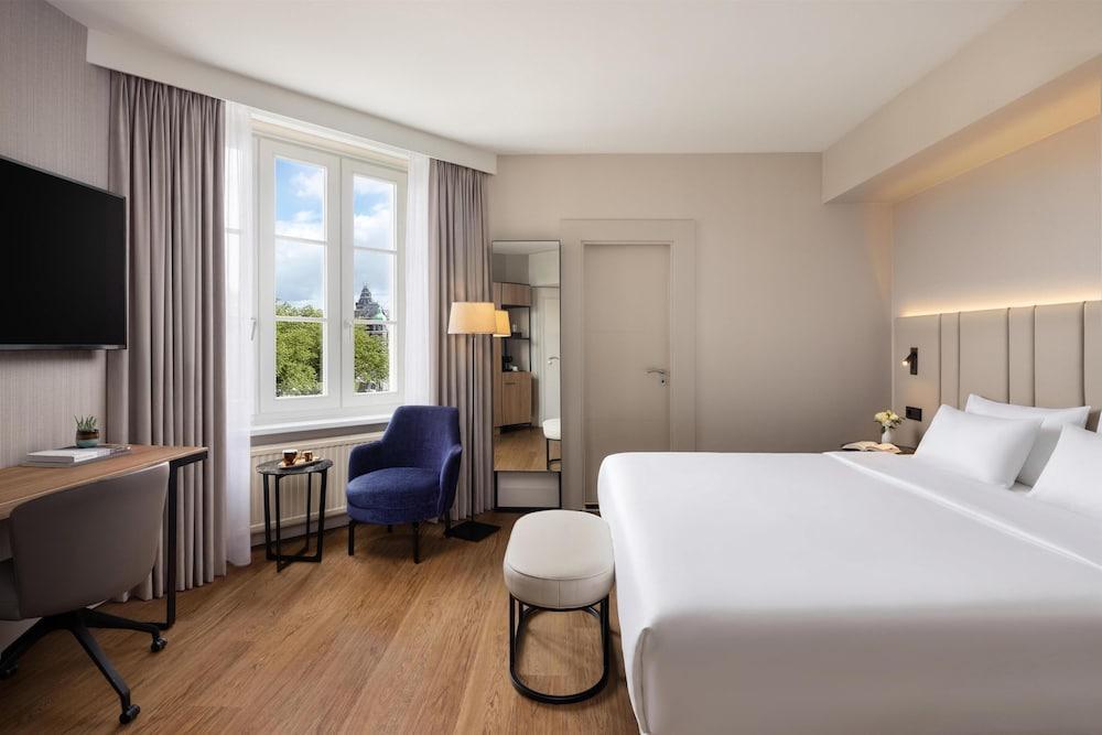 NH Amsterdam Leidseplein Room Type - Superior City View Room