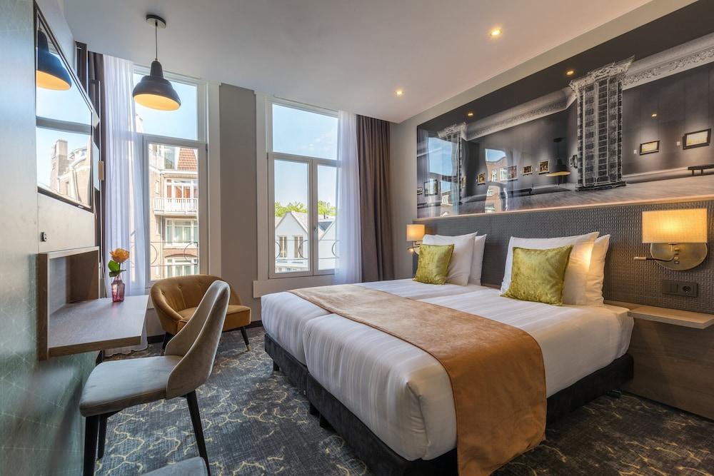 Leonardo Hotel Amsterdam Museum Quarter Room Type - Deluxe Twin Room