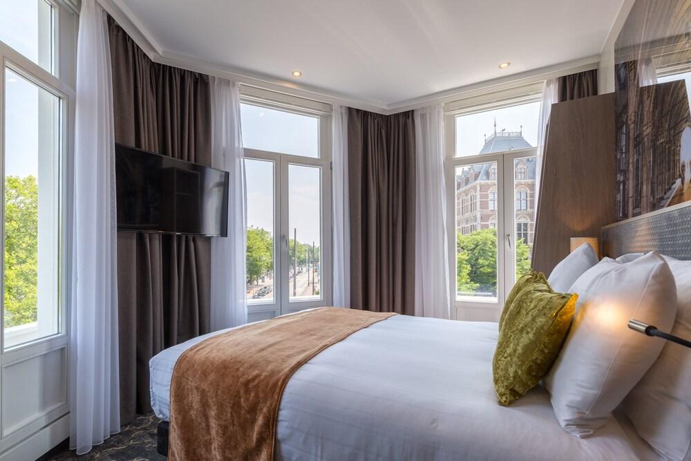 Leonardo Hotel Amsterdam Museum Quarter Room Type - Deluxe Room, 1 Double Bed