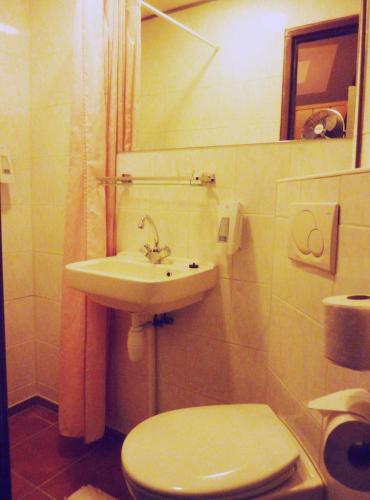 Nadia Hotel Room Type - Twin Room