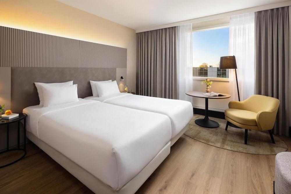 NH Amsterdam Schiphol Airport Room Type - Superior room Triple