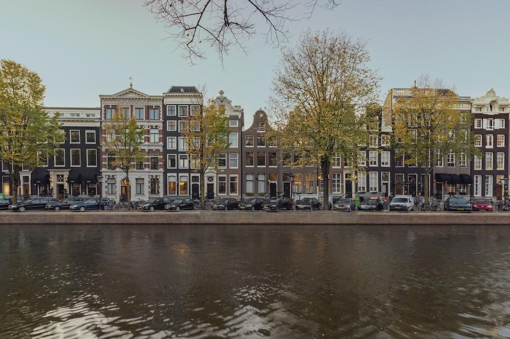 The Pavilions Amsterdam, The Toren - Tap to explore photos