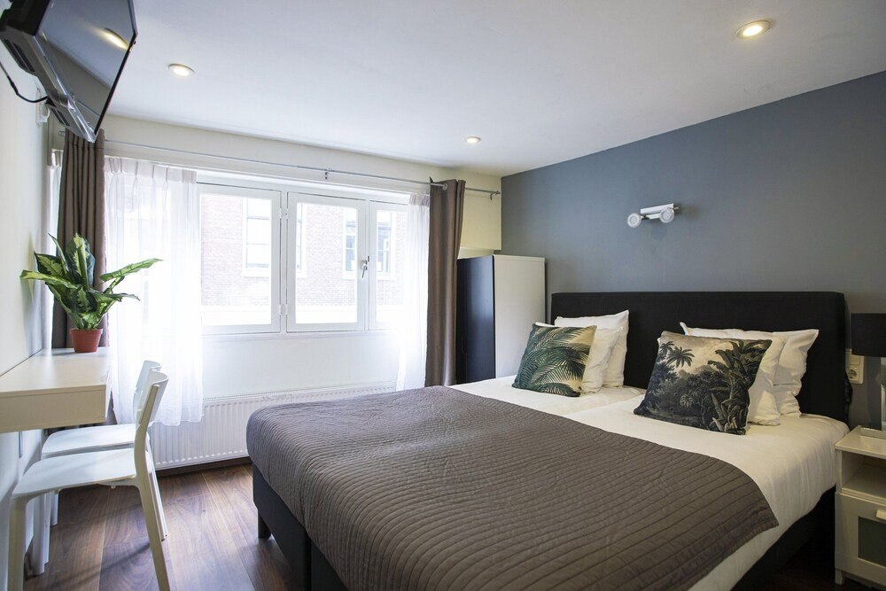 Quentin Arrive Room Type - Standard Room, 2 Twin Beds, Private Bathroom
