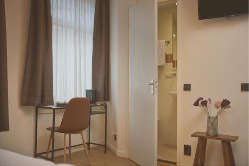 Quentin Canal House Hotel Room Type - Twin Room