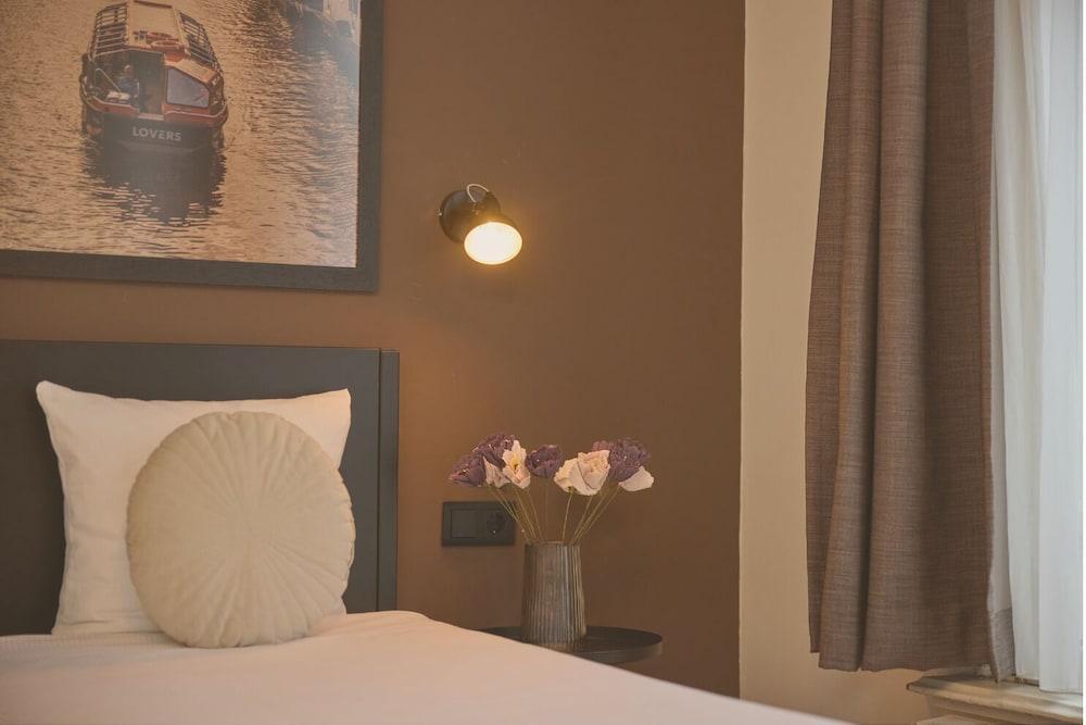 Quentin Canal House Hotel Room Type - Standard Room, 2 Twin Beds, Private Bathroom