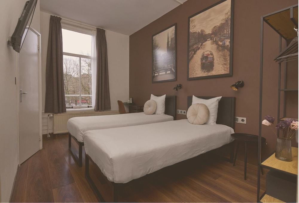 Quentin Canal House Hotel Room Type - Twin Room, Private Bathroom, Canal View