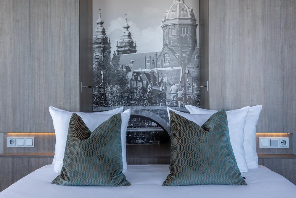 Leonardo Hotel Amsterdam Rembrandtpark Room Type - Deluxe Room, 1 Queen Bed