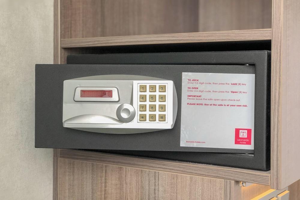 Leonardo Hotel Amsterdam Rembrandtpark Room Type - Comfort Room (1 Twin Bed)
