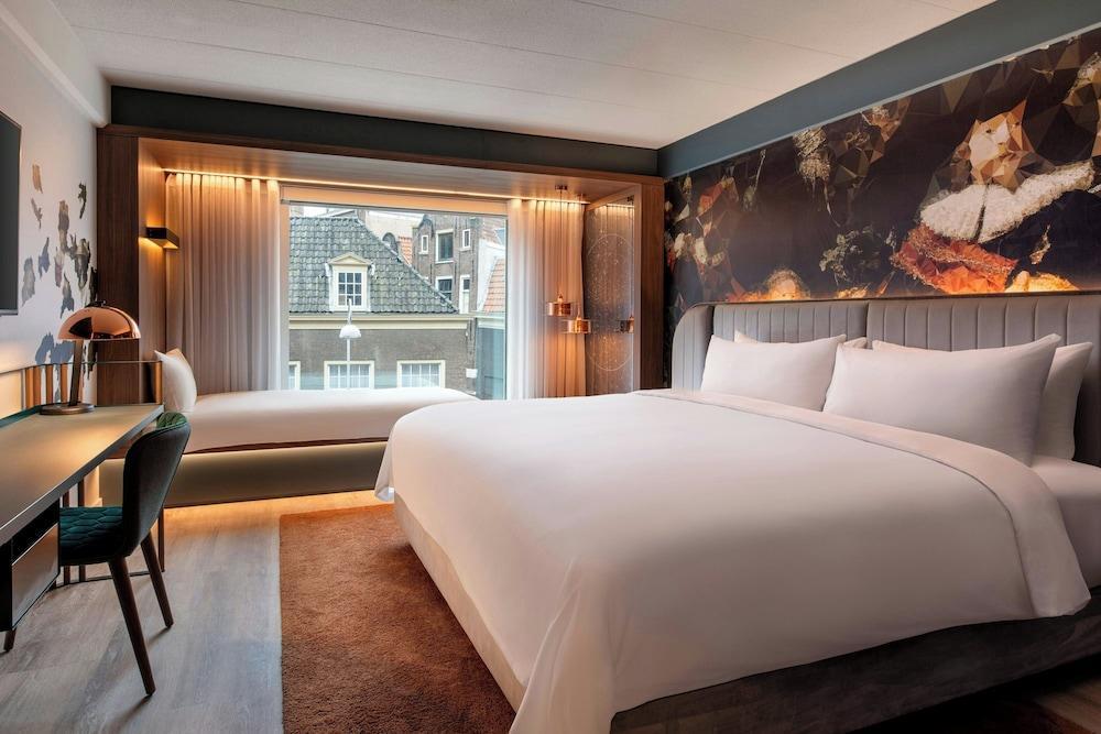 Renaissance Amsterdam Hotel by Marriott Room Type - Triple Room, 1 King Bed (View)