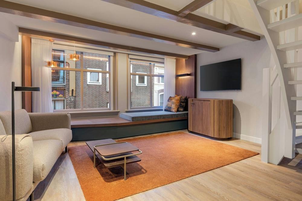 Renaissance Amsterdam Hotel by Marriott Room Type - Nieuwendijk Suite
