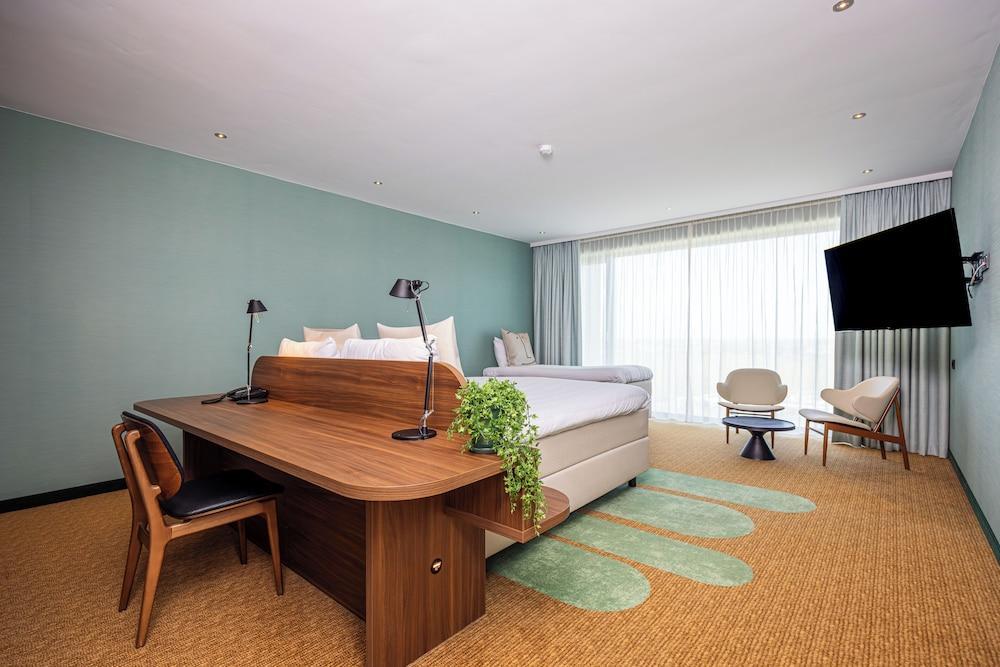 Van der Valk Hotel Schiphol Room Type - Deluxe Triple Room Van der Valk Hotel Schiphol Room Type - Deluxe Triple Room