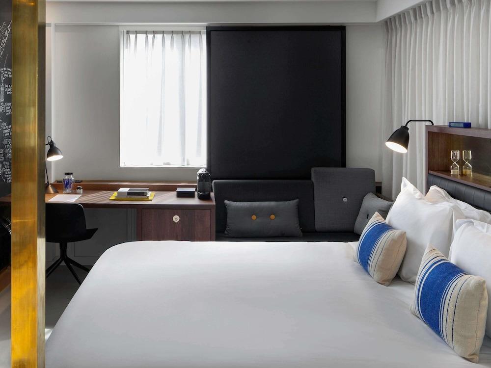 INK Hotel Amsterdam MGallery by Sofitel Room Type - Superior Room, 1 King Bed