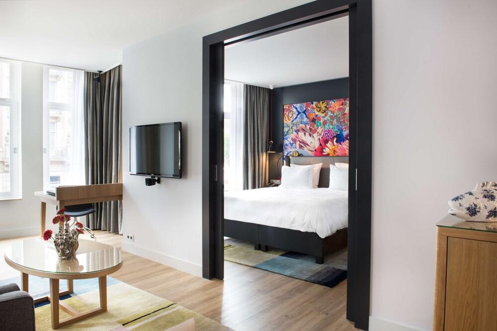 Swissotel Amsterdam Room Type - City View Suite