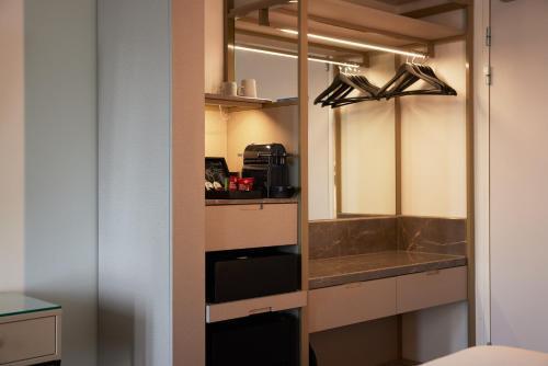 Westcord Art Hotel Amsterdam 4 - Tap to explore photos