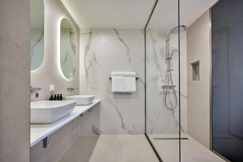 Westcord Art Hotel Amsterdam 4 - Tap to explore photos