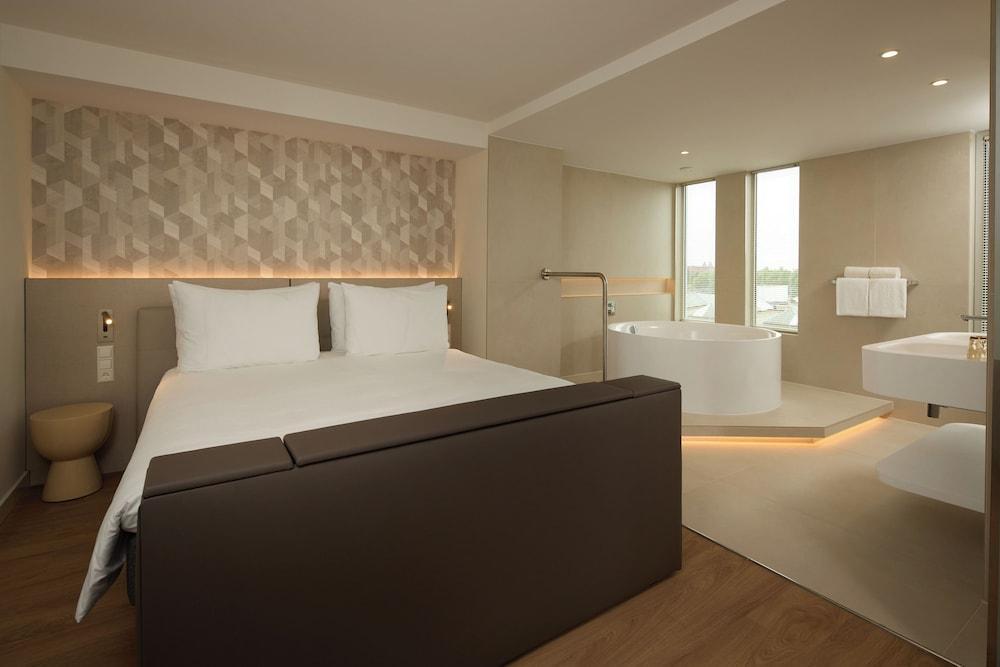 Westcord Art Hotel Amsterdam 4 Room Type - Deluxe Suite (WOW Suite)