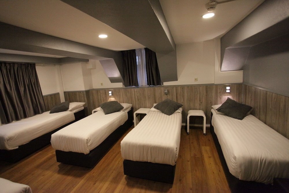 Travel Hotel Amsterdam - Tap to explore photos