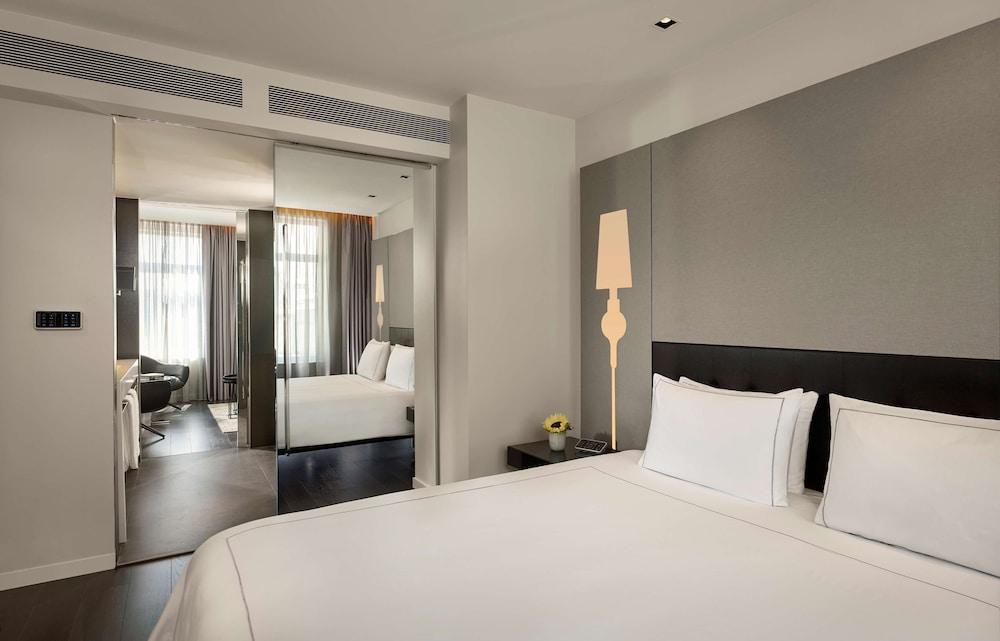 Park Plaza Victoria Amsterdam Room Type - One Bedroom Suite Park Plaza Victoria Amsterdam Room Type - One Bedroom Suite