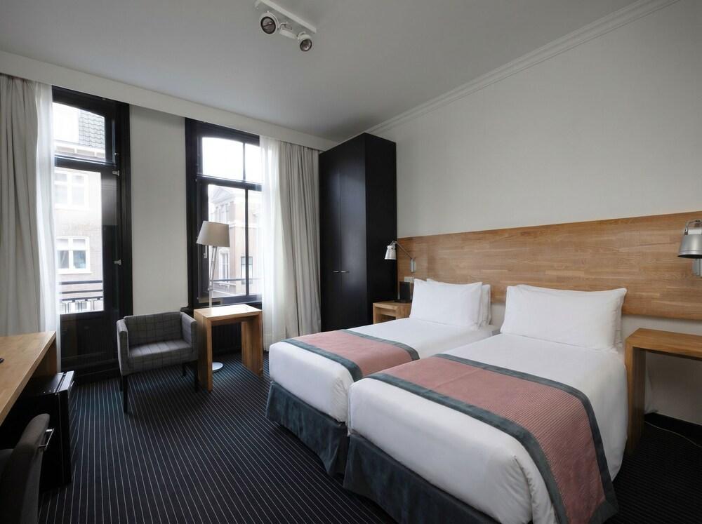 Catalonia Vondel Amsterdam Room Type - Superior Twin Room