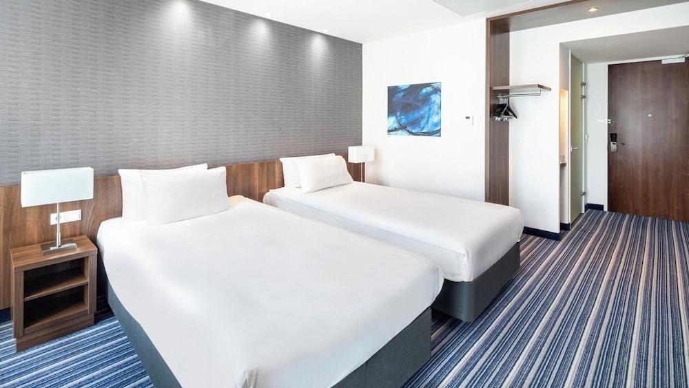 Holiday Inn Express Amsterdam - Schiphol Room Type - Standard Room, 2 Twin Beds (Free Breakfast)