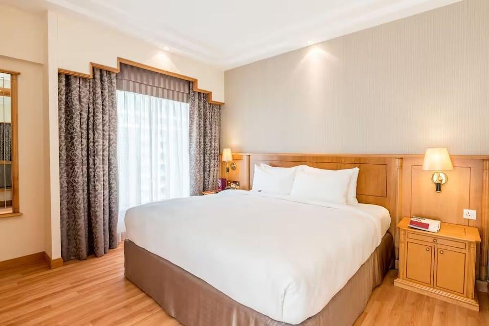 Millennium Downtown Abu Dhabi Room Type - One Bedroom Suite