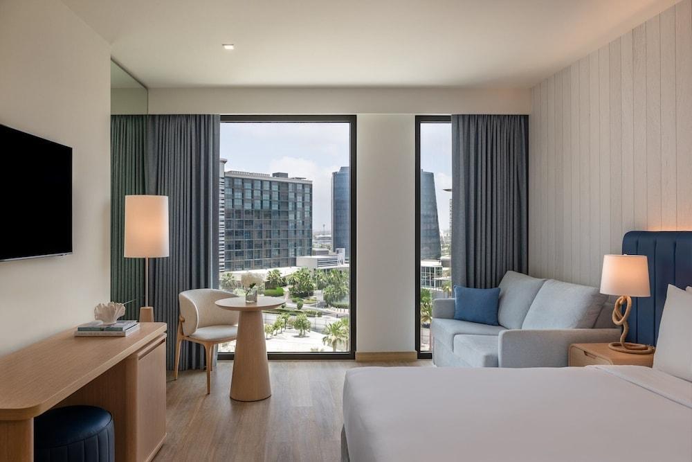 Crowne Plaza ABU DHABI - YAS ISLAND by IHG Room Type - Deluxe Room Theme Park Access