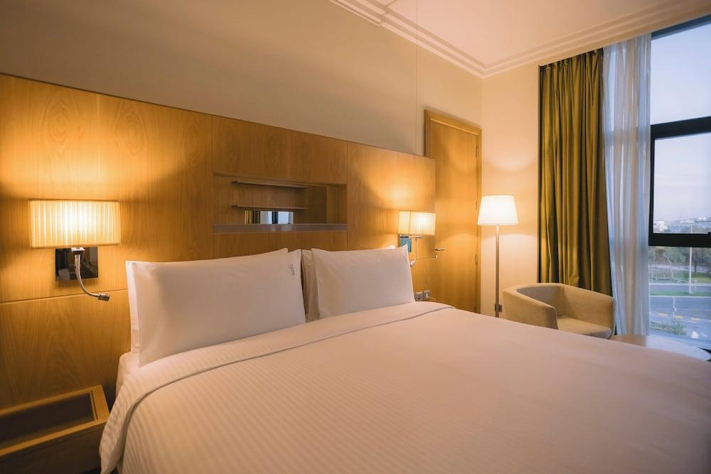 Holiday Inn ABU DHABI Room Type - Standard Room, 2 Twin Beds, Non Smoking Holiday Inn ABU DHABI Room Type - Standard Room, 2 Twin Beds, Non Smoking