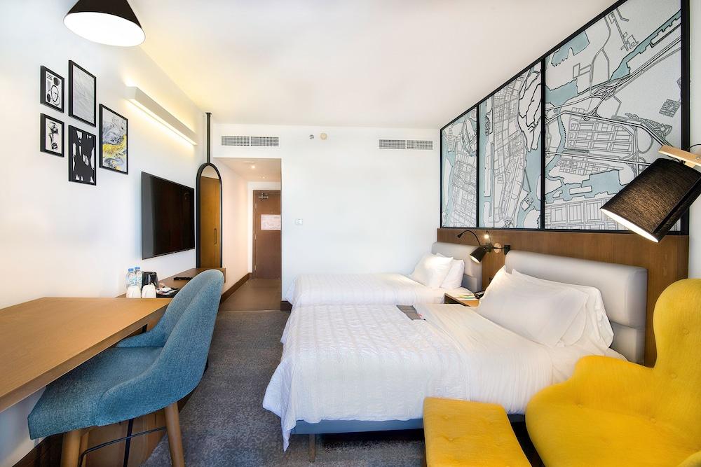 Le Meridien Abu Dhabi Resort Room Type - Deluxe Twin Room, Smoking
