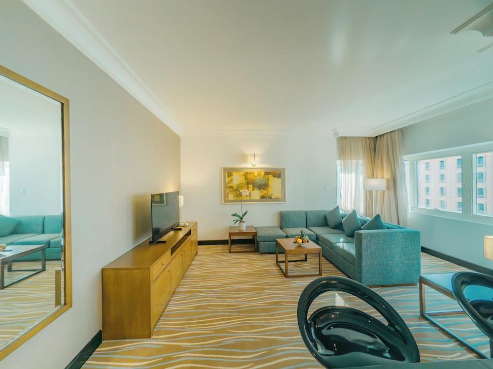 Copthorne Downtown Room Type - Business Suite