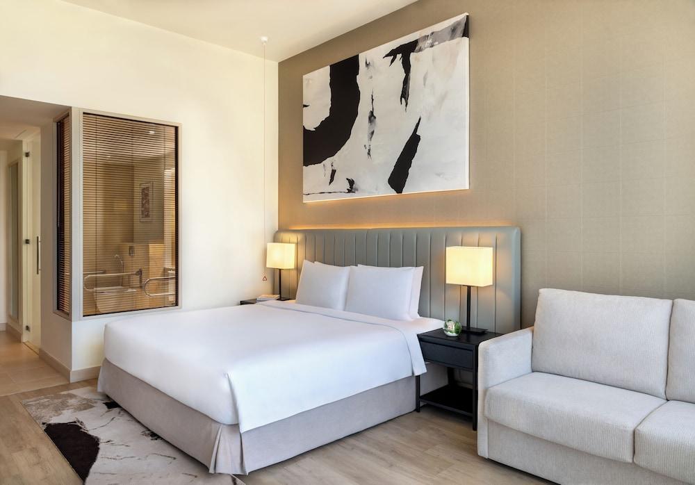 YAS PLAZA MARINA by IHG - Theme Park Access Room Type - 1 King Deluxe Accessible Plaza View Theme Park Access