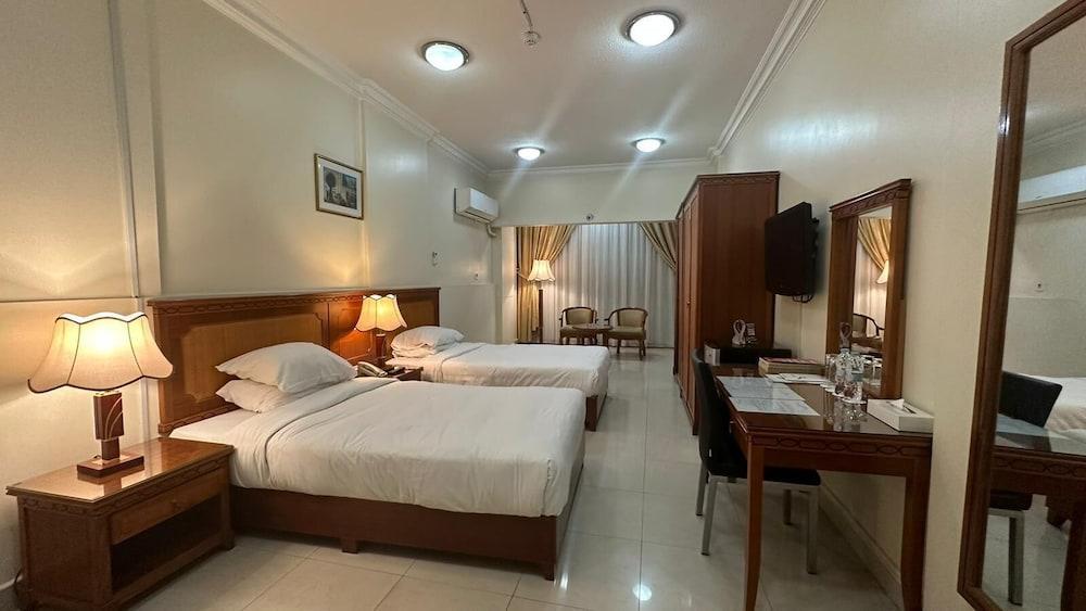 Al Muntazah Plaza Hotel Room Type - Basic Twin Room, 2 Queen Beds