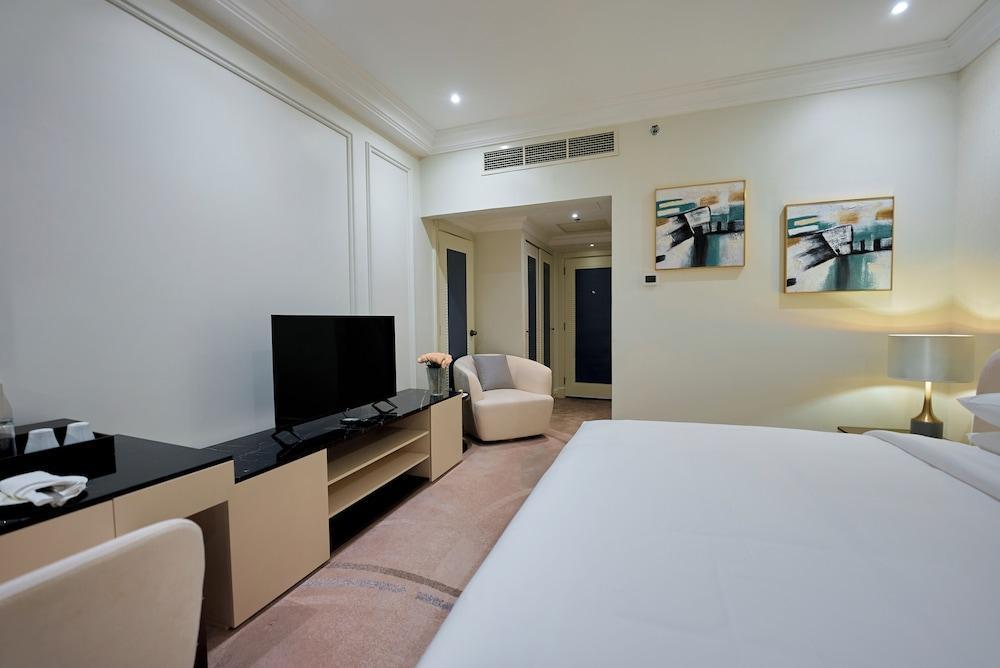 Grand Regency Doha TradeMark Collection by Wyndham Room Type - Deluxe Treasure King