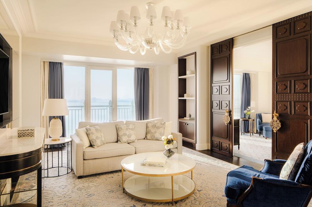 Four Seasons Hotel Doha Room Type - Suite, 1 Bedroom (Ambassador)